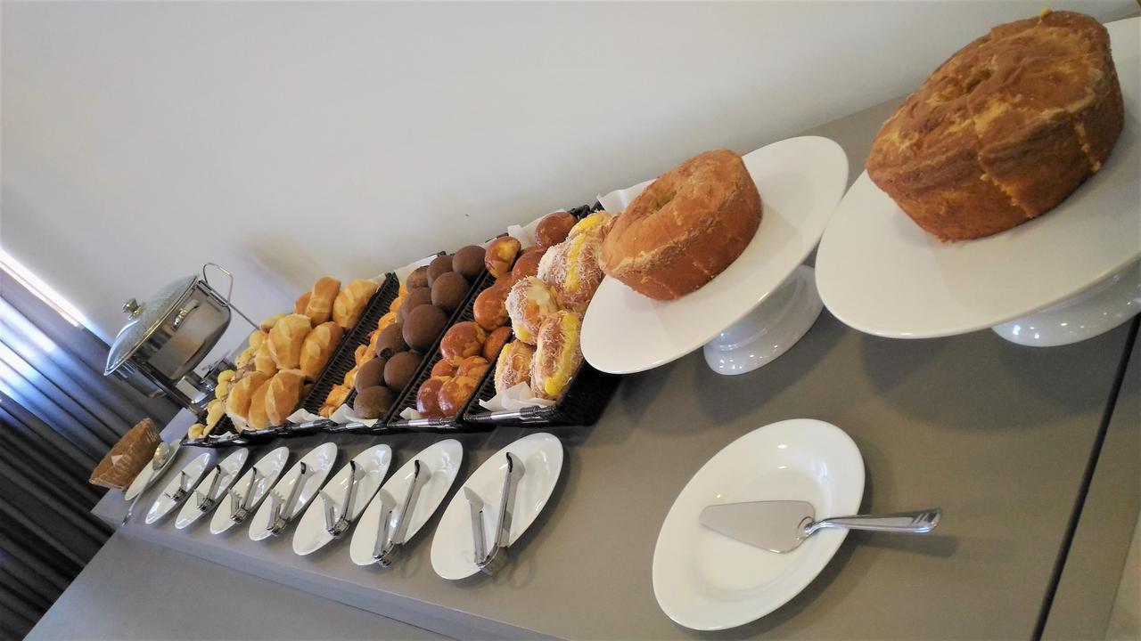 Hotel H2 Congonhas Congonhas (Minas Gerais) Exterior foto A selection of bread and pastries